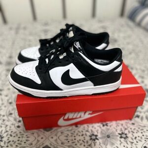 Nike Classic Black and White Low-Tops